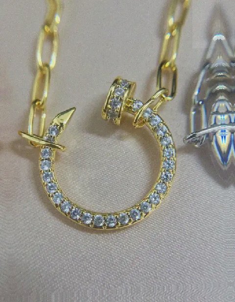 Counterfeit jewelry detail view visual reference
