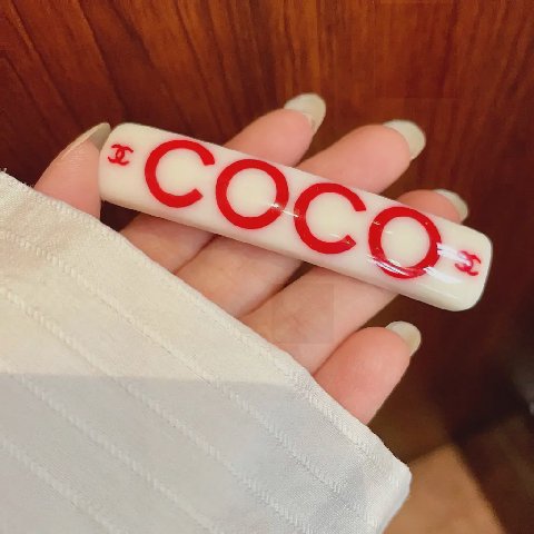 Counterfeit CHANEL accessories detail view visual reference