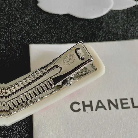 Counterfeit CHANEL accessories detail view visual reference