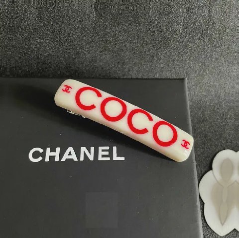 Counterfeit CHANEL accessories detail view visual reference