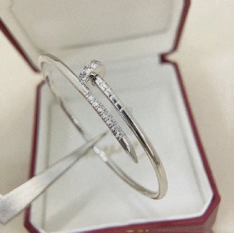 Counterfeit Cartier KDSZL0007 056 detail view visual reference