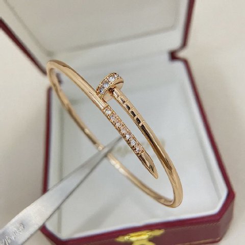 Counterfeit Cartier KDSZL0007 056 detail view visual reference