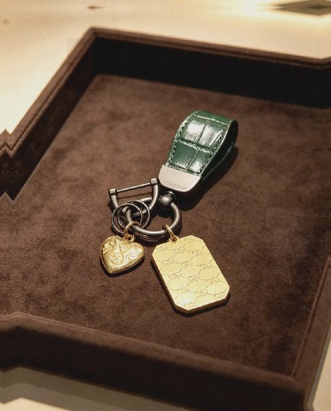 Counterfeit Gucci accessories front view visual reference