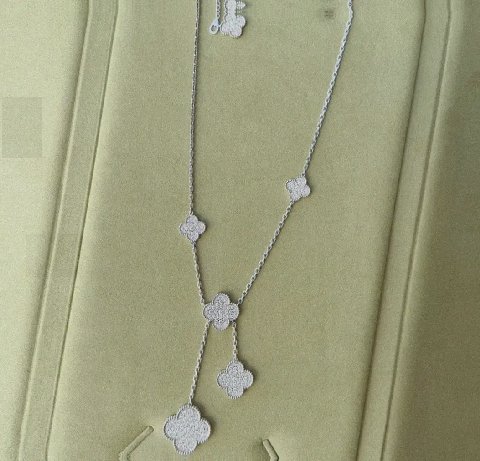 Counterfeit jewelry front view visual reference