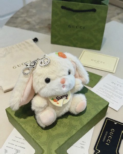 Counterfeit Gucci accessories detail view visual reference