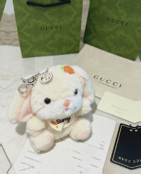 Counterfeit Gucci accessories detail view visual reference