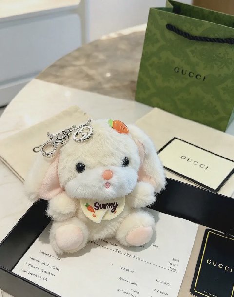Counterfeit Gucci accessories detail view visual reference