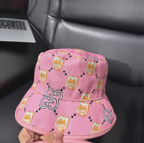 Counterfeit Gucci P45 detail view visual reference