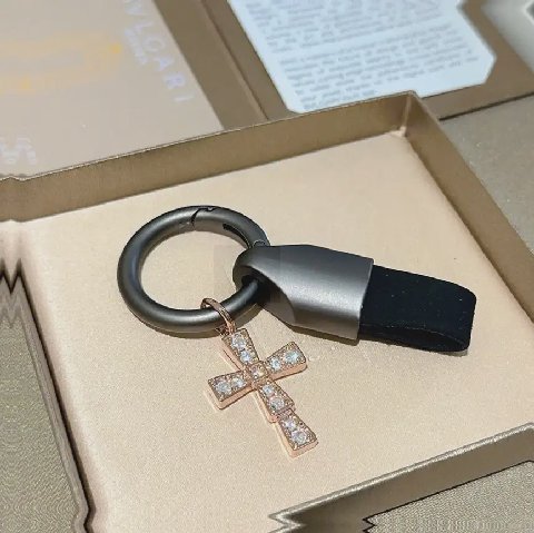 Counterfeit Bvlgari accessories back view visual reference