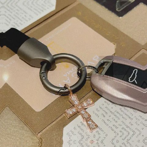Counterfeit Bvlgari accessories detail view visual reference