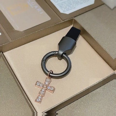 Counterfeit Bvlgari accessories detail view visual reference