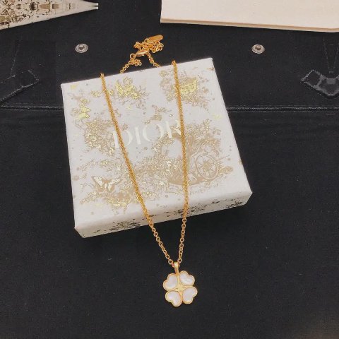 Counterfeit Dior jewelry back view visual reference