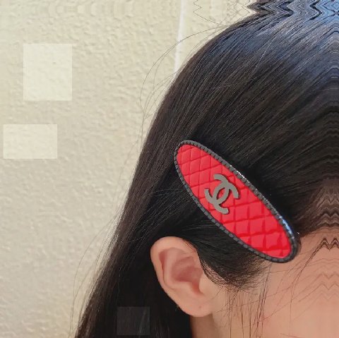 Counterfeit CHANEL accessories detail view visual reference