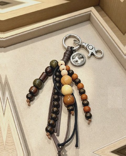 Counterfeit Gucci accessories front view visual reference