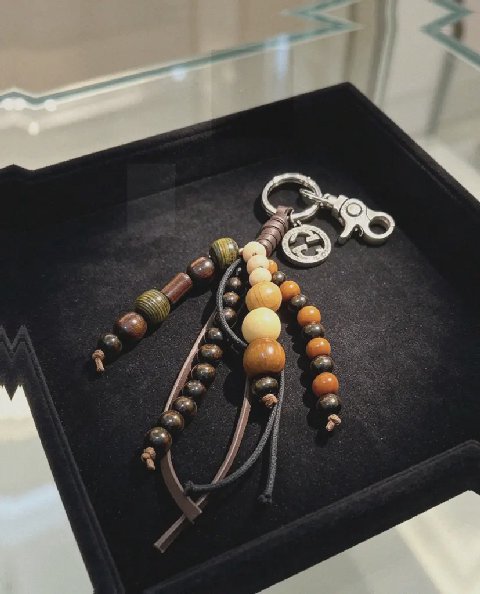 Counterfeit Gucci accessories detail view visual reference